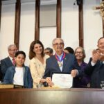 Ivana Bastos celebra a trajetória de Florisvaldo Mattos, homenageado com a comenda 2 de Julho.